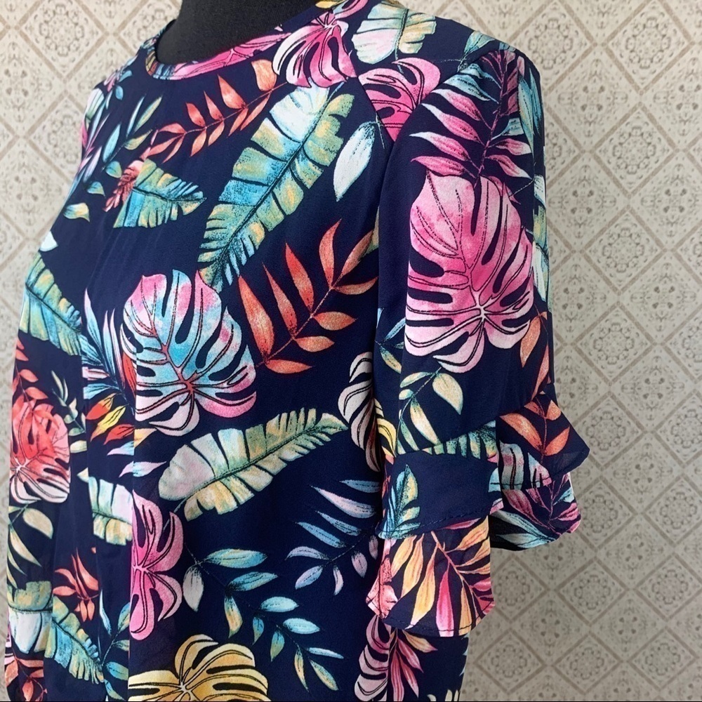 Tropical Navy Blue Leaf Print Blouse – Vacation Vibes, NWOT, Size M - Picture 8 of 11